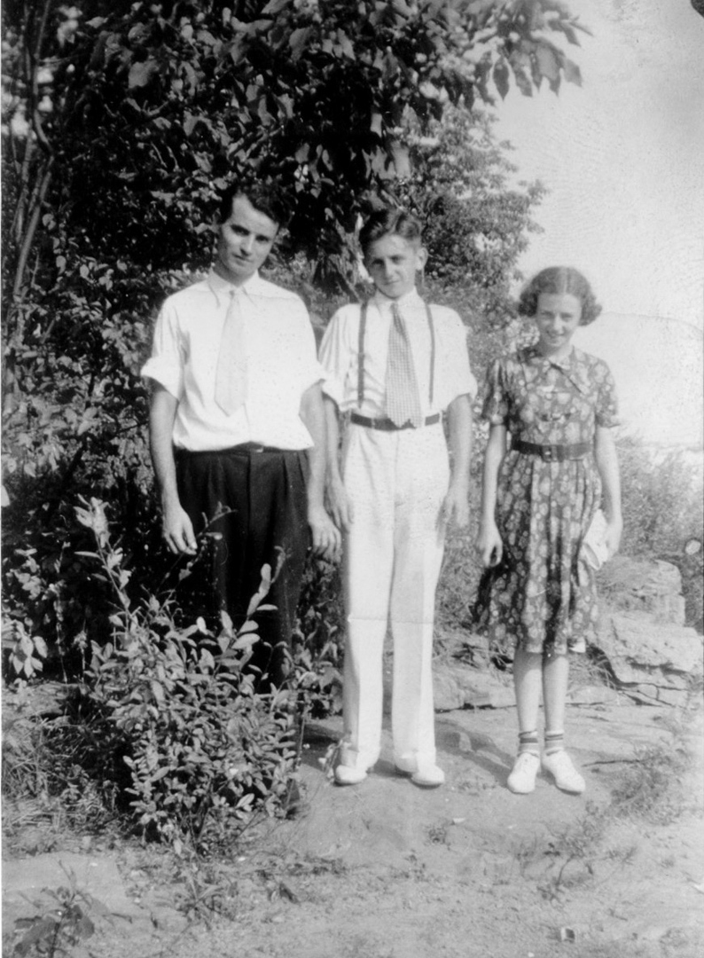 Joseph William (Bill) (middle) & Mary Ann McManus with friend (possibly Chuck Capital)