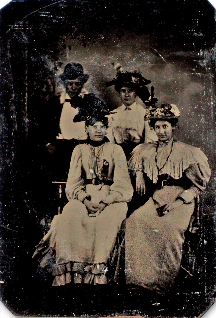 [Alice Nutting (lower right) possibly with siblings]